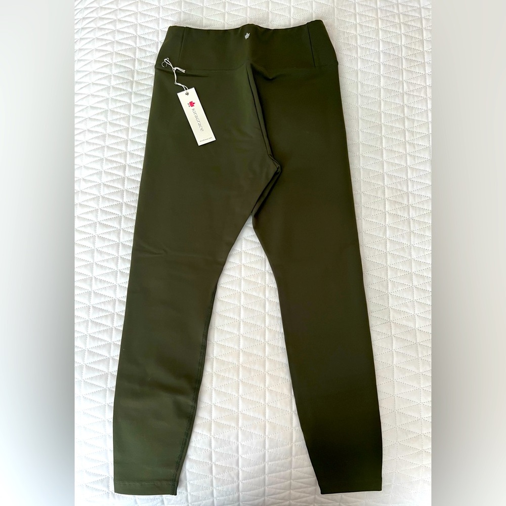 Kira Grace Yoga Leggings. New. Size Medium. Green.